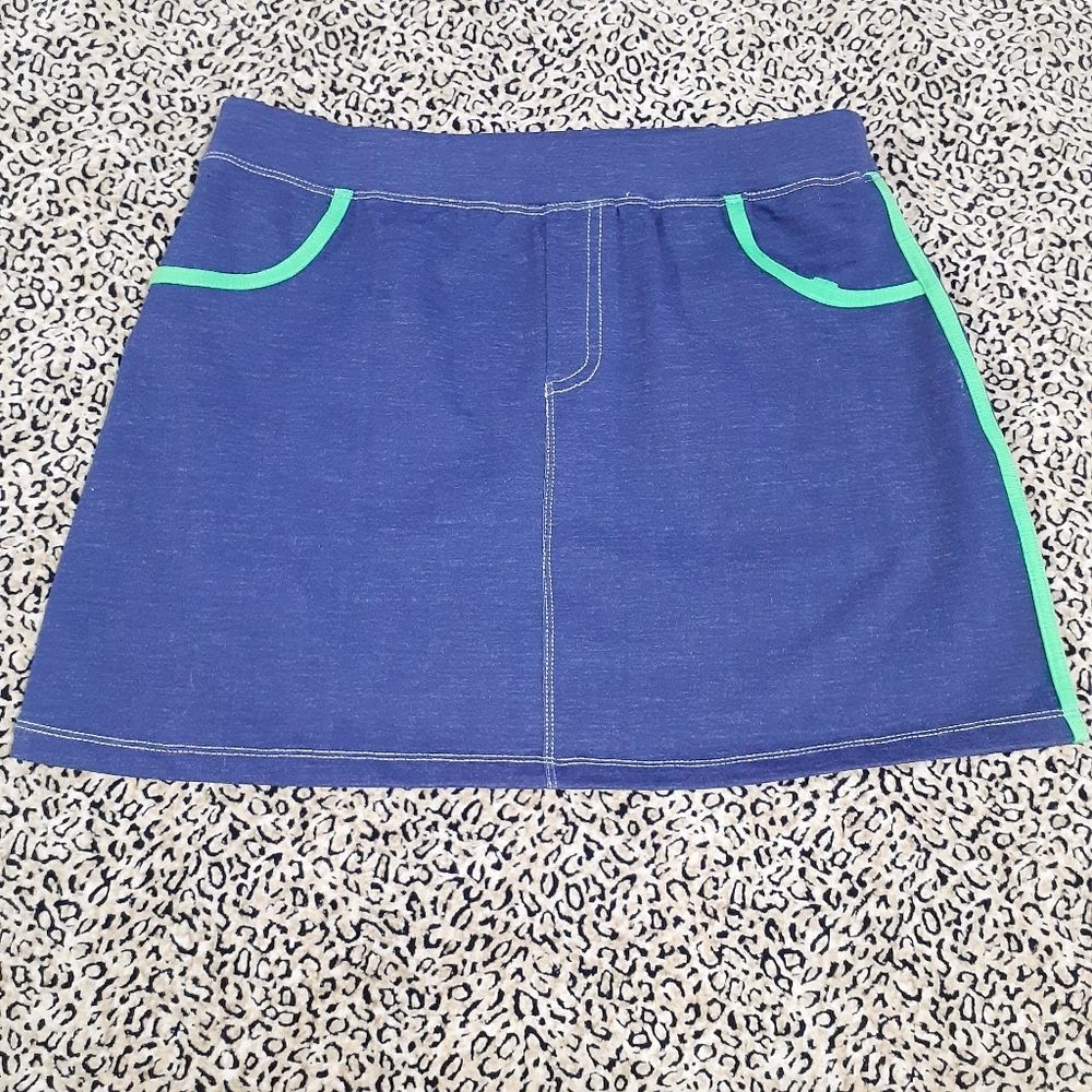 💖BUY 1 GET 1 FREE💖Jegging Skirt w/green stripe Size 4